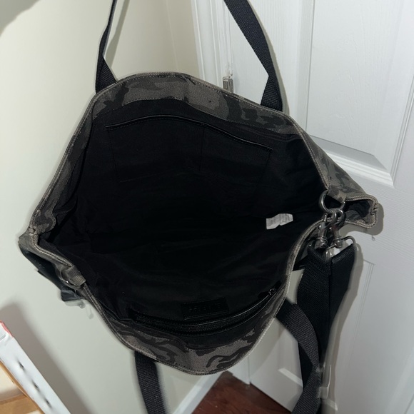 Express Camo Canvas Tote - Picture 5 of 5